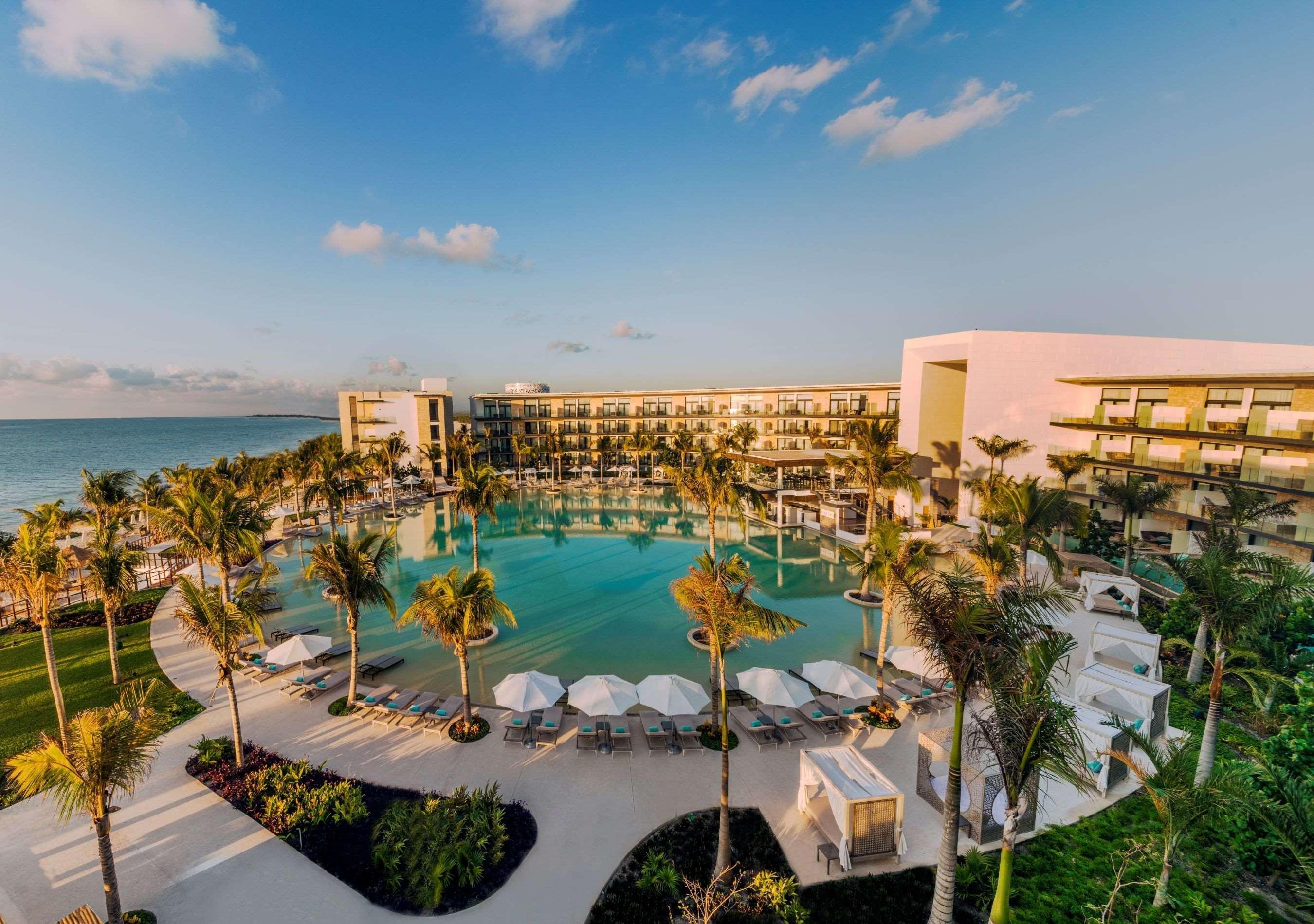 Haven Riviera Cancun (Adults Only) Alfredo V. Bonfil Exterior foto Aerial view of the resort