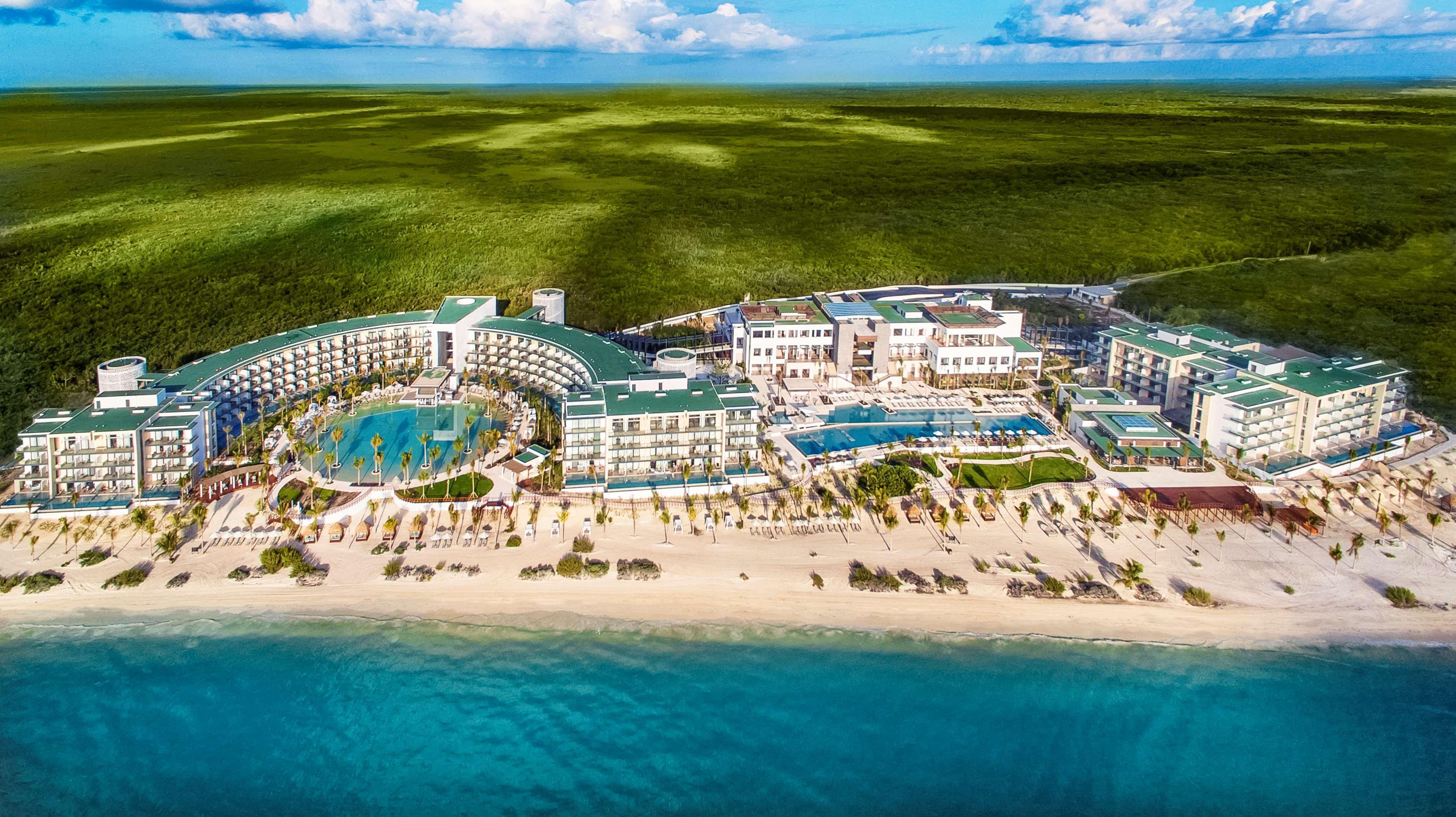 Haven Riviera Cancun (Adults Only) Alfredo V. Bonfil Exterior foto Aerial view of the resort