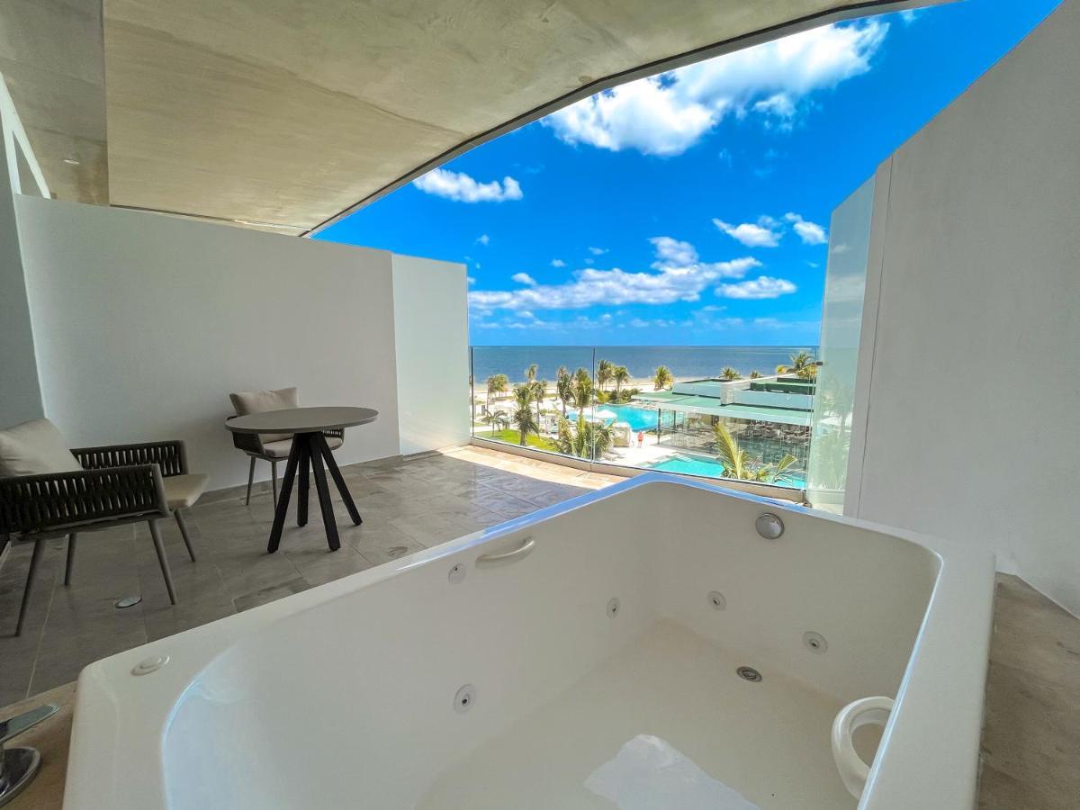 Haven Riviera Cancun (Adults Only) Alfredo V. Bonfil Exterior foto A view from a room at the hotel