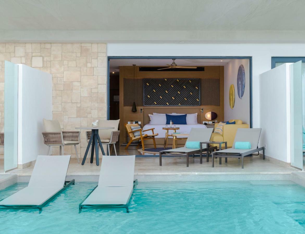 Haven Riviera Cancun (Adults Only) Alfredo V. Bonfil Exterior foto A swim-up room at the Hard Rock Hotel